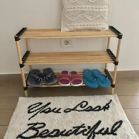 Lola's Apartament *